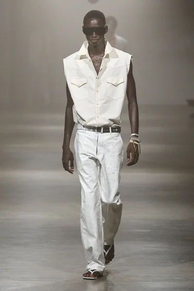 Look 27